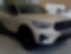 Volvo XC40 B4 PLUS Dark AT7 FWD