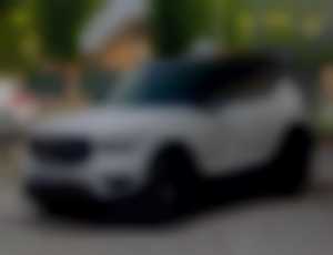 Volvo XC40 T4 190k R-Design AWD AT Aj na splátky