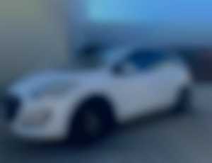 Hyundai i30 4 400 € 305 000 km