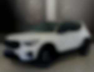 Volvo XC40 PLUS DARK, B3 FWD, 12010 kW 