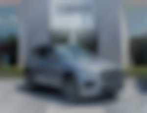 Jaguar F-PACE R-Dynamic SE 2.0 I4 250 PS