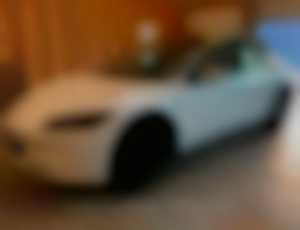 Tesla Model 3 RWD LFP Biely int.