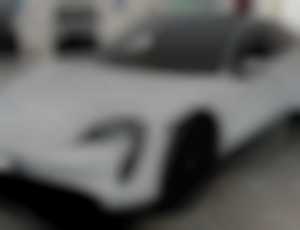 Porsche Taycan 79.2 kWh