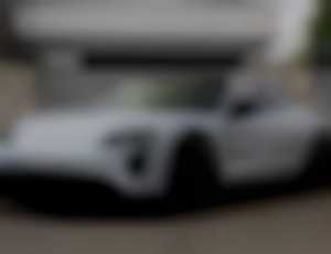 Porsche Taycan TURBO