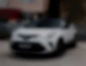 Toyota C-HR 1.8 Hybrid Selection E-CVT