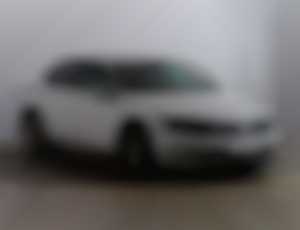 VW Passat Highline 2.0 TDI Automat, Koža, Navigáci...