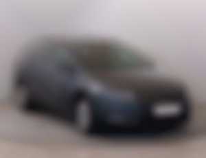 VW Passat 1.6 TDI Automat, Tempomat, Park. senzory