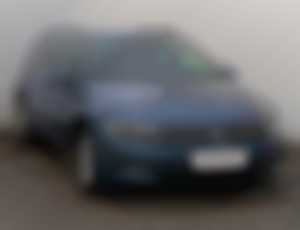 VW Passat 2.0 TDIomfortline , Serv.kniha, Navi