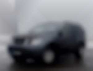 Nissan Pathfinder 3.0 V6 LE AT