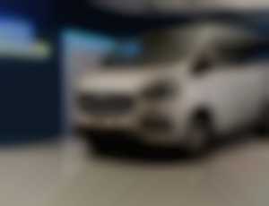 Ford Tourneo Custom 320 L1H1 8 Míst Bi-XENON Tažné...