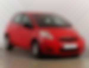 Toyota Yaris 1.0 VVT-i, oblíbený vůz, Park. senzor...