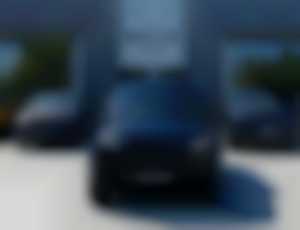 Land Rover Defender X-Dynamic SE P300e