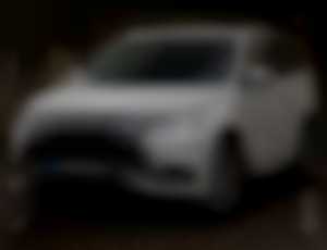 Mitsubishi Outlander 2.4l PHEV CVT  AJ NA SPLÁTKY...