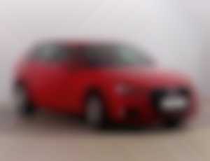 Audi A3 Attraction 35 TFSI Automat, Xenóny, Bi-Xen...