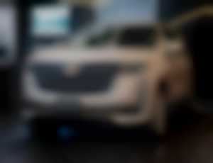 Cadillac Escalade 6.2 ESV Premium Luxury AKG