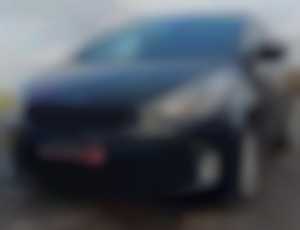 Kia Carens 1.7 CRDi EX 7m za 5.990 €