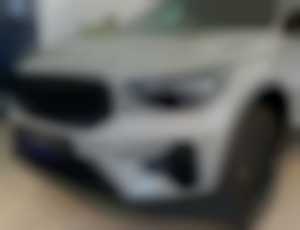 Volvo XC40 PLUS BLACK EDITION, B4 FWD, 14