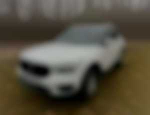 Volvo XC40 B4 Momentum Pro AT8