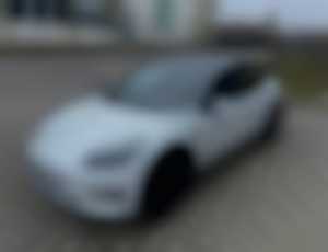 Tesla Model 3 RWD, LFP 60kWh, r.v. 082023, 29xxxkm v plnej záruke 