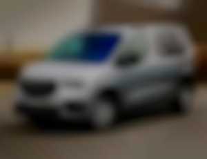Opel Combo 1,5 CDTi 96kW AT8 Elegance Plus (1.maji...